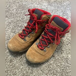 Women’s Newton Ridge Plus Waterproof Amped Hiking Boot size 8.5